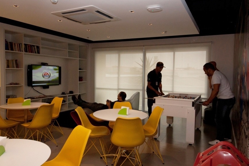 Um espaço de lazer e relaxamento para os funcionários é uma forma da empresa mostrar que realmente se importa com o bem-estar deles.