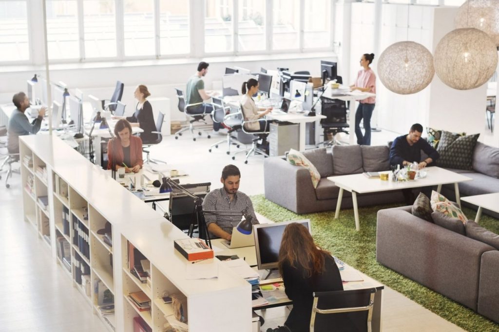 Escritório com espaço de conveniência