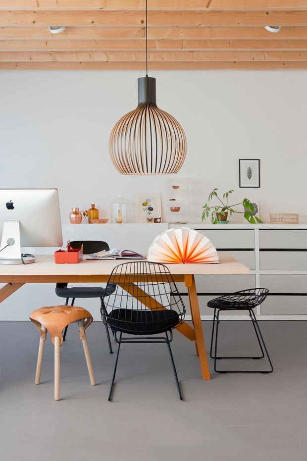 Criar um ambiente multiuso é ideal para quem possui pouco espaço disponível.